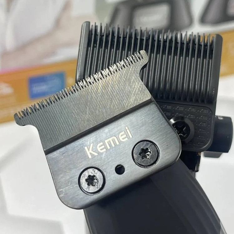 ماشین اصلاح کیمی مدل KM-8536 با تیغه استیل ضد زنگ و برش مستقیم